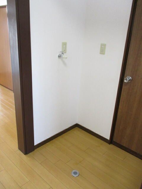 別部屋（左右反対タイプ）の参考写真です。