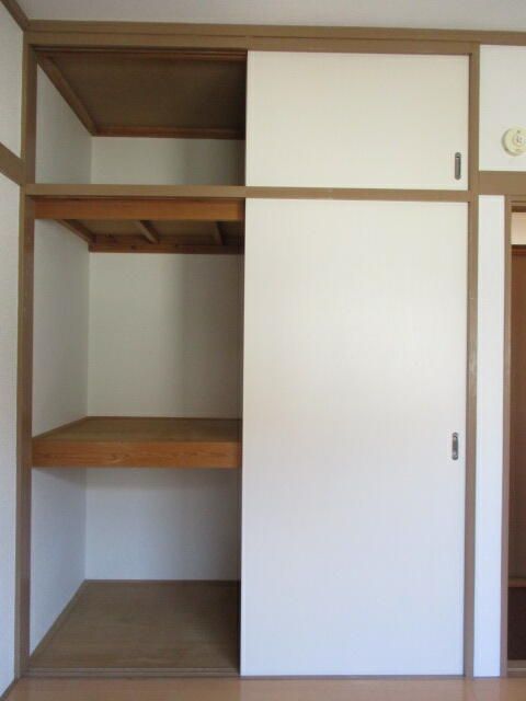 別部屋（左右反対タイプ）の参考写真です。