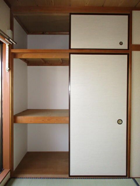 別部屋（左右反対タイプ）の参考写真です。