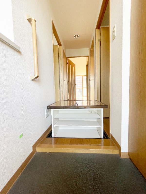 ※飛び出す玄関収納