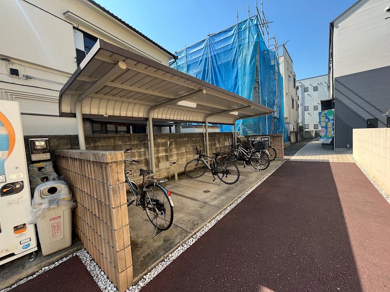 屋根付き駐輪場無料