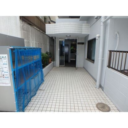 敷地内・建物