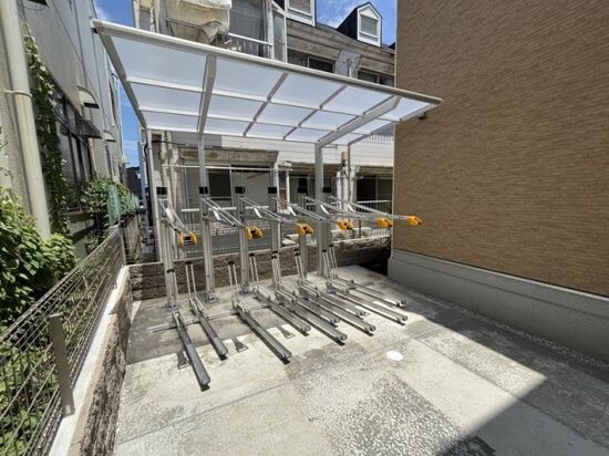 敷地内・建物