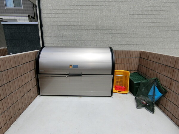 敷地内・建物