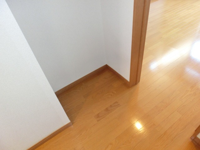 内装16