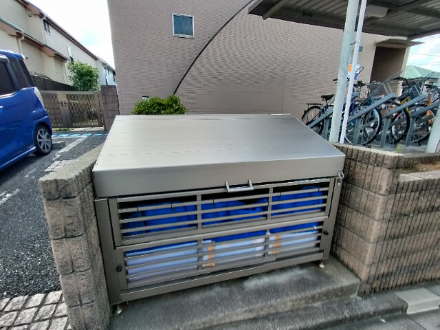 敷地内・建物