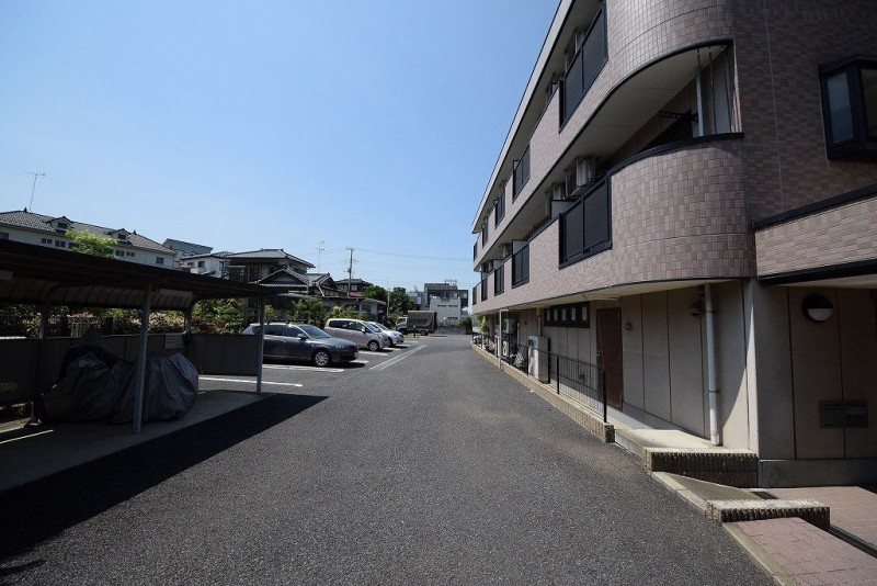 敷地内・建物