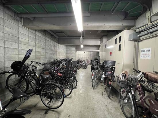 敷地内・建物