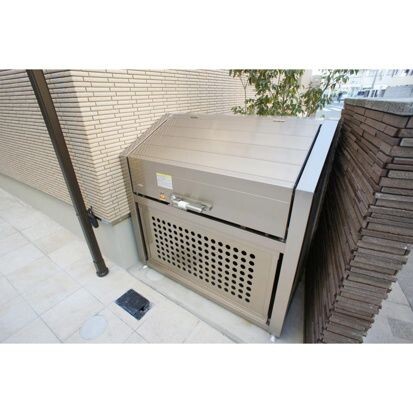 敷地内・建物