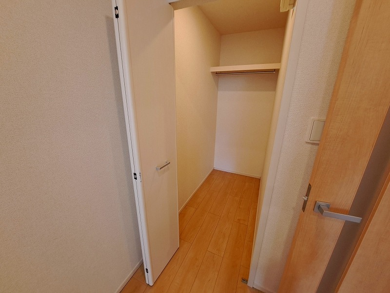 ※室内写真は別号室の参考写真となります。