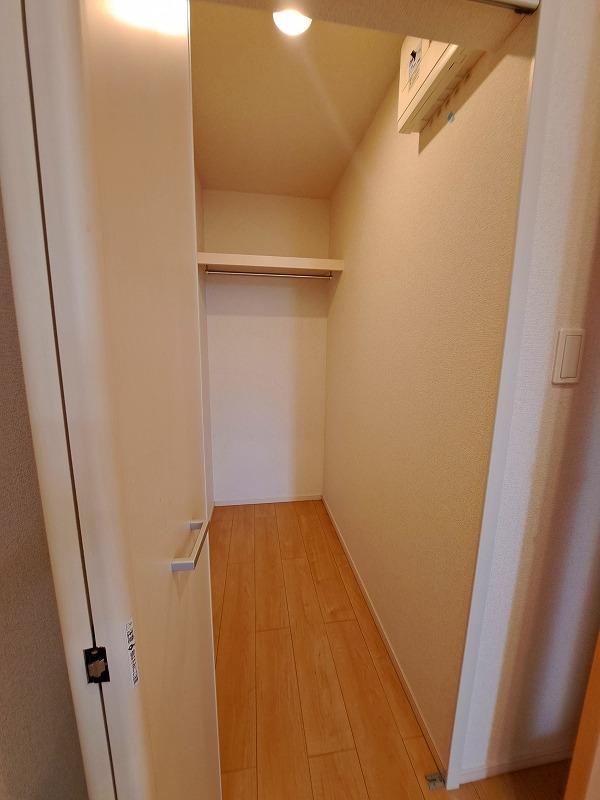 ※室内写真は別号室の参考写真となります。