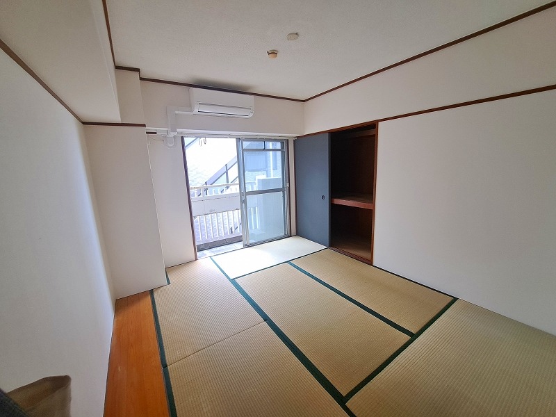 ※室内写真は別号室の同間取りの写真です。