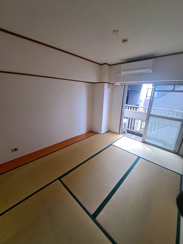 ※室内写真は別号室の同間取りの写真です。