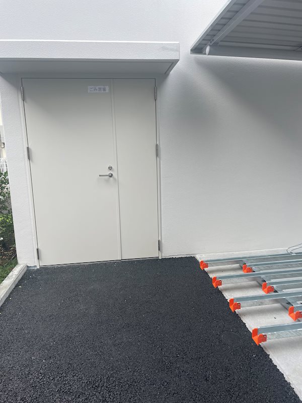 敷地内・建物