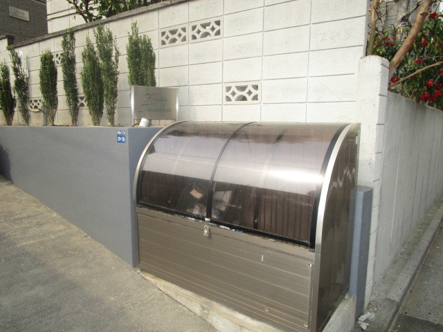 敷地内ゴミ置場です。