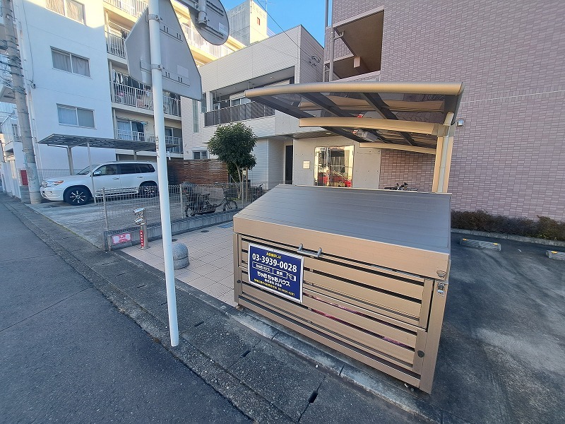 敷地内・建物