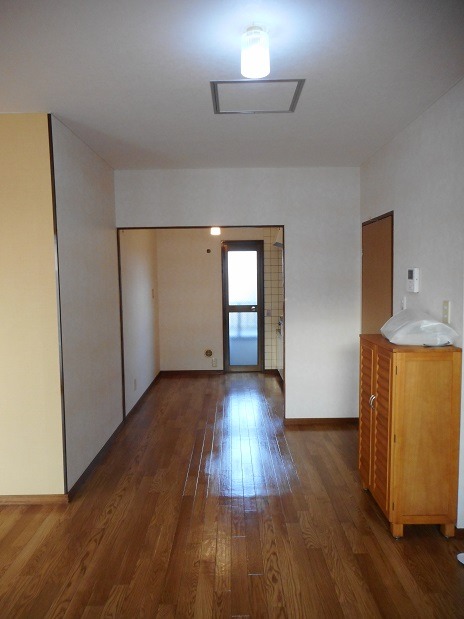 ※掲載の写真は別号室の参考写真です。