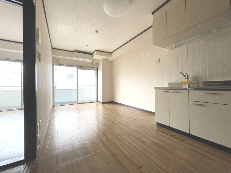 ※掲載の写真は別号室の参考写真になります。