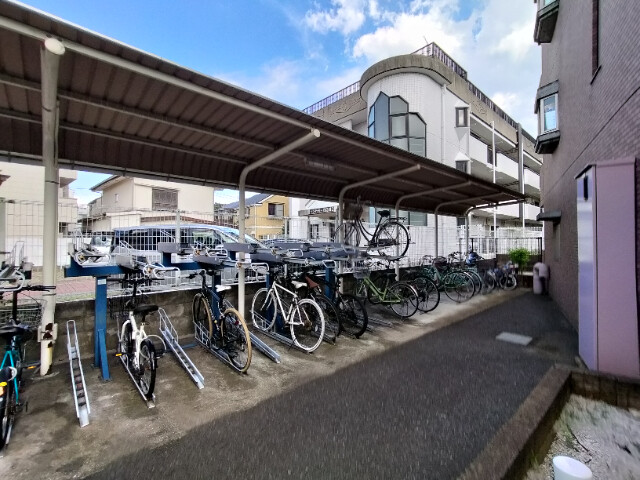 敷地内・建物