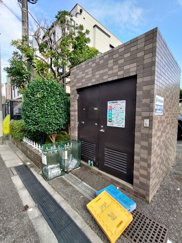 敷地内・建物