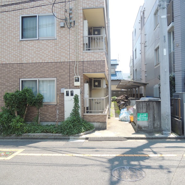 敷地内・建物