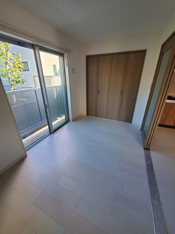 写真は201号室です。実際は反転タイプ