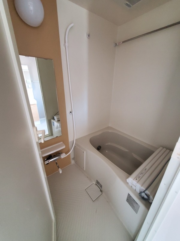 写真は201号室です。実際は反転タイプ
