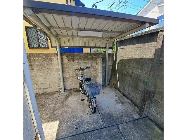 バイク置き場あり（有料）