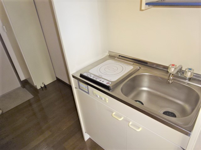 キッチン横に冷蔵庫スペース有ります☆