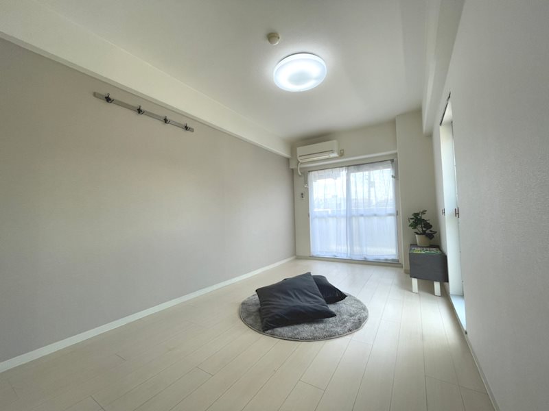 白基調のフロアタイル♪