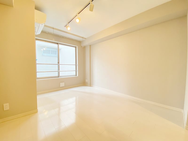 色を基調とした綺麗なデザイン