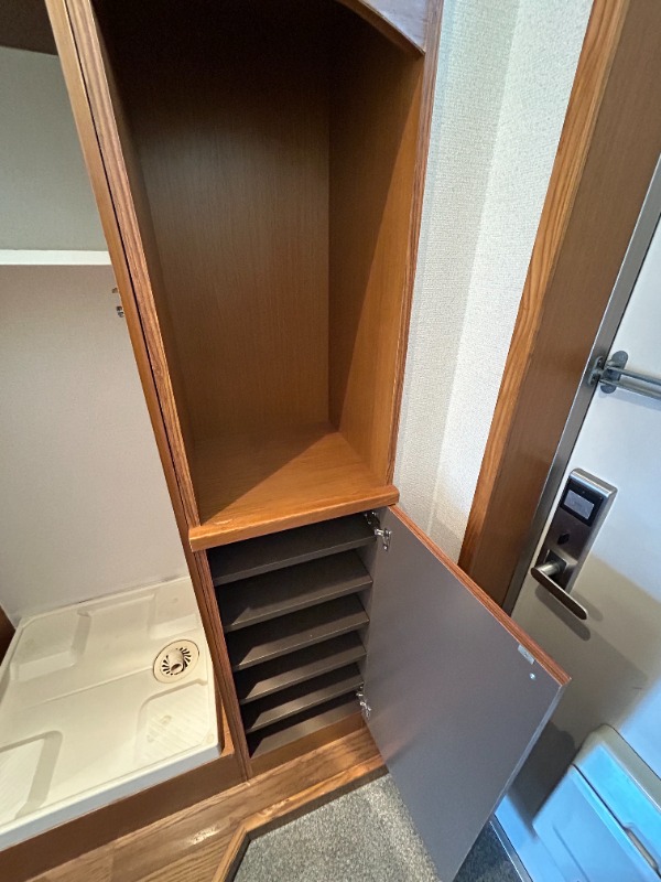 下駄箱（別部屋）