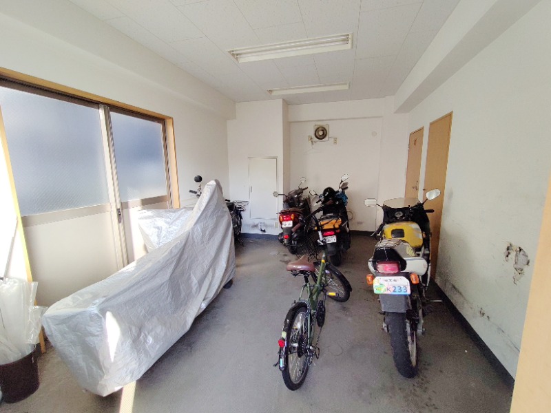 バイク駐輪可