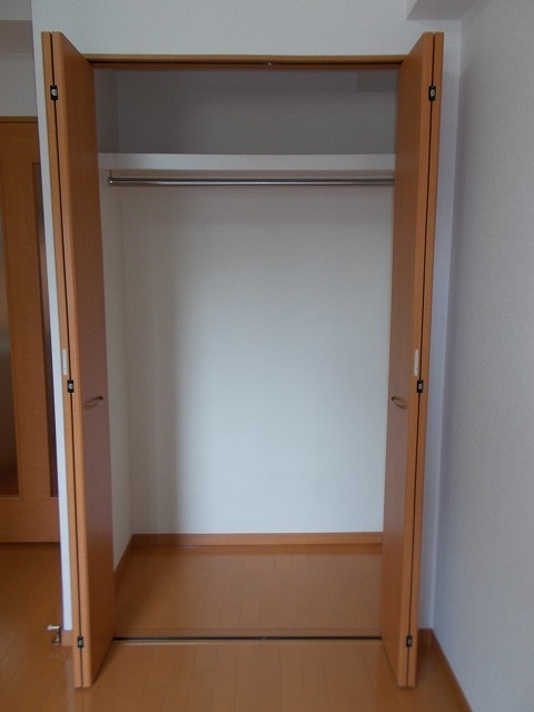 内装8