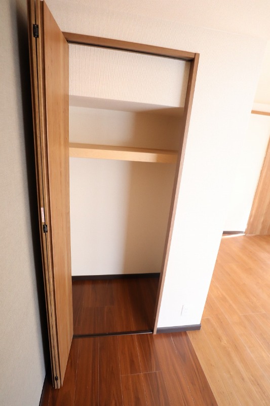 ２階洋室収納