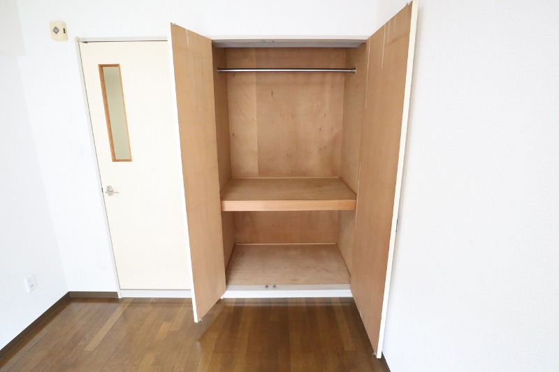 ◇ハンガーラック付きクローゼット設置済み！収納可能◇