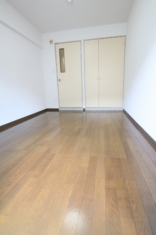 ◇バルコニーから光が入る6.0畳の明るいお部屋◇